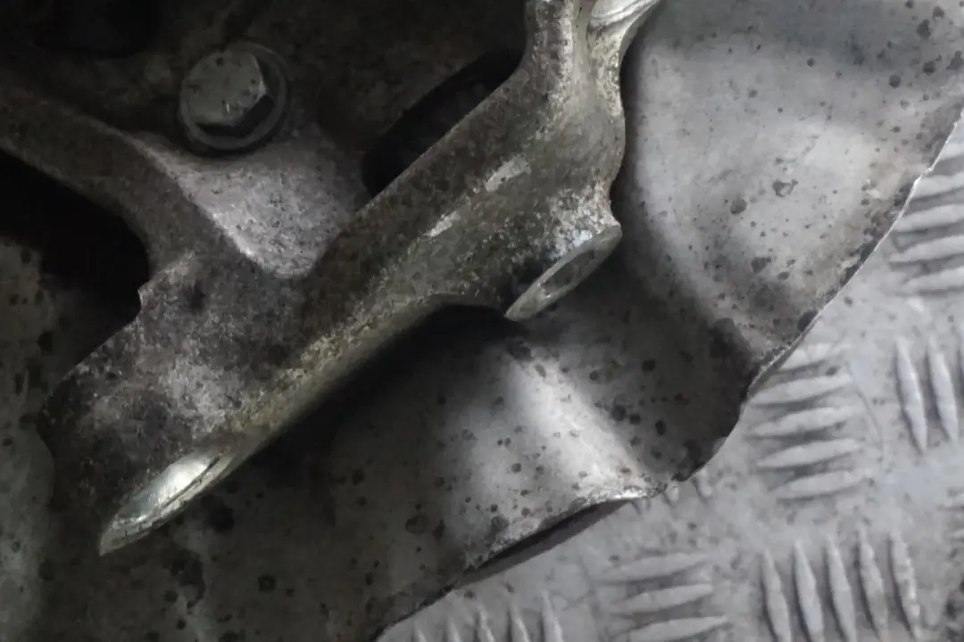 M57N2 Amortisseur Avant Droite Pivotement pour BMW 5 Serie E60 530d à propos du numéro de pièce 6775056 BMW 5 Serie E60 530d M57N2 Amortisseur Avant Droite Pivotement - SKU 6775056-3 - Numéro de pièce 6775056