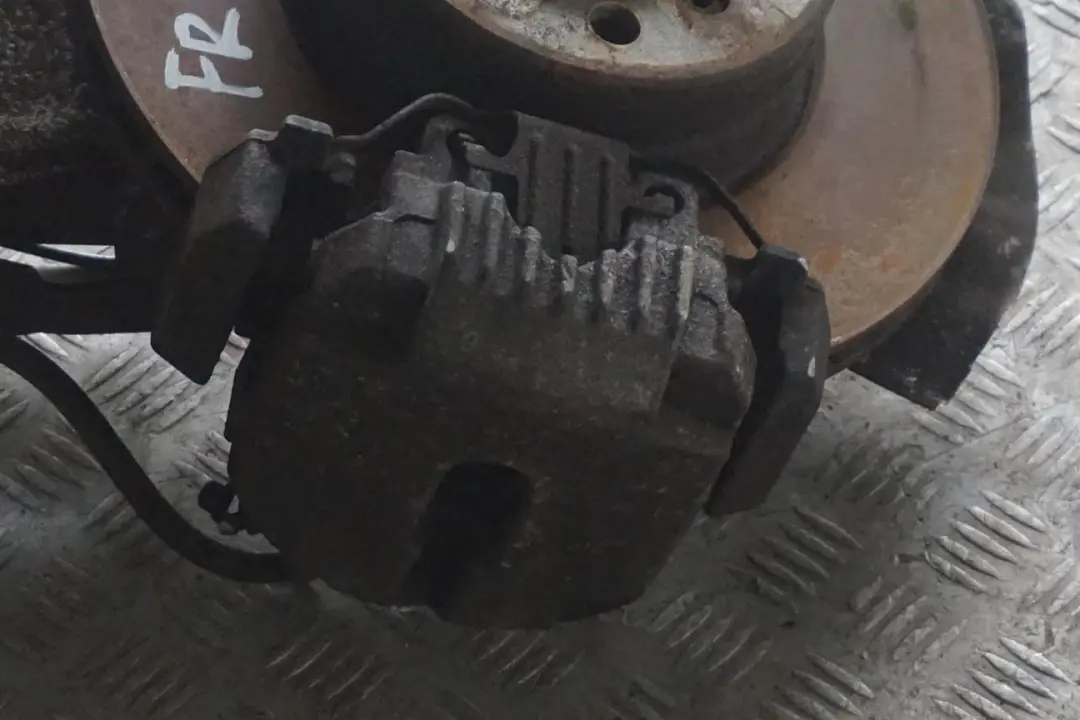 M47N2 Delantero Derecho Muelle Puntal Buje Pata Pinza De Freno para BMW E60 520d con número de pieza 6775056 BMW E60 520d M47N2 Delantero Derecho Muelle Puntal Buje Pata Pinza De Freno - SKU 6775056-4 - Número de pieza 6775056