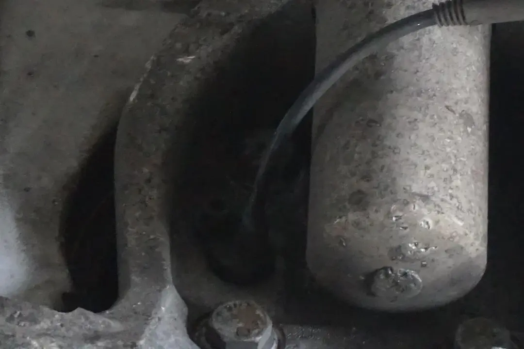 BMW E60 520d M47N2 Delantero Derecho Muelle Puntal Buje Pata Pinza De Freno - SKU 6775056-4 - Número de pieza 6775056