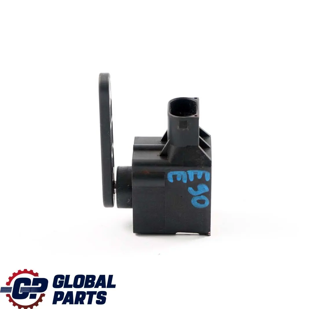 Sensor de nivel de los faros de xenón para BMW 1 3 5 E60 E81 E87 E90 E91 con número de pieza 6776605 BMW 1 3 5 E60 E81 E87 E90 E91 Sensor de nivel de los faros de xenón - SKU 6776605 - Número de pieza 6776605