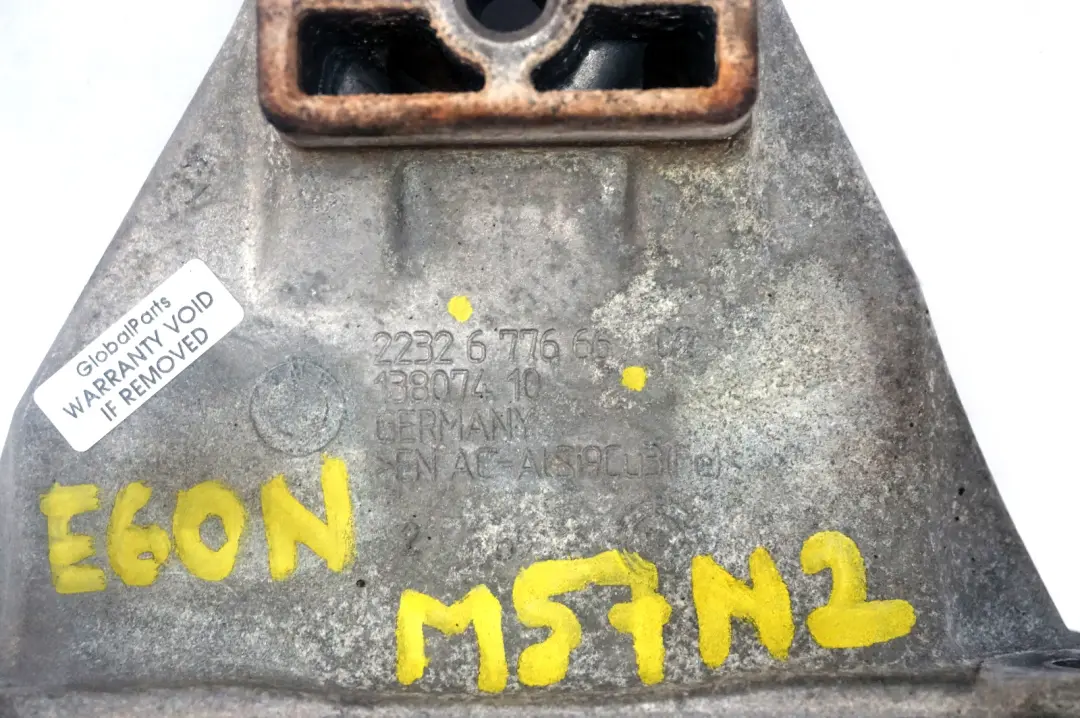 M57N2 525D Supporto Cambio per BMW E60 E61 LCI con numero di parte 6776667 BMW E60 E61 LCI M57N2 525D Supporto Cambio - SKU 6776667 - Numero di parte 6776667