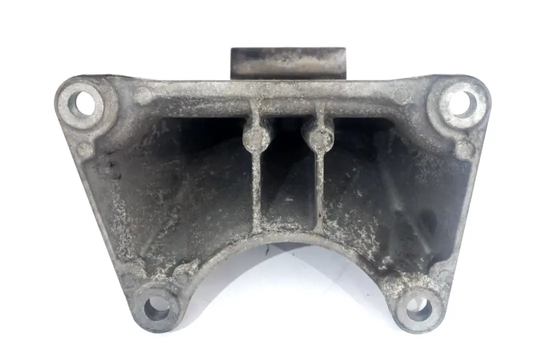 M57N2 525d Getriebetragbock 2232 für BMW 5 Series E60 E61 LCI mit Teilenummer 6776667 BMW 5 Series E60 E61 LCI M57N2 525d Getriebetragbock 2232 - SKU 6776667 - Teilenummer 6776667