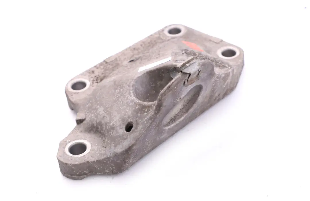 Wspornik Łapa Silnika Lewa do BMW E60 E61 E63 E64 o numerze 6776669 BMW E60 E61 E63 E64 Wspornik Łapa Silnika Lewa - SKU 6776669 - Numer Części 6776669