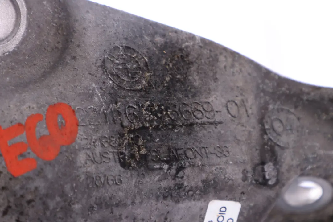 Barres de Toit Support Montiren A Gauche pour BMW E60 E61 E63 E64 LCI à propos du numéro de pièce 6776669 BMW E60 E61 E63 E64 LCI Barres de Toit Support Montiren A Gauche - SKU 6776669 - Numéro de pièce 6776669