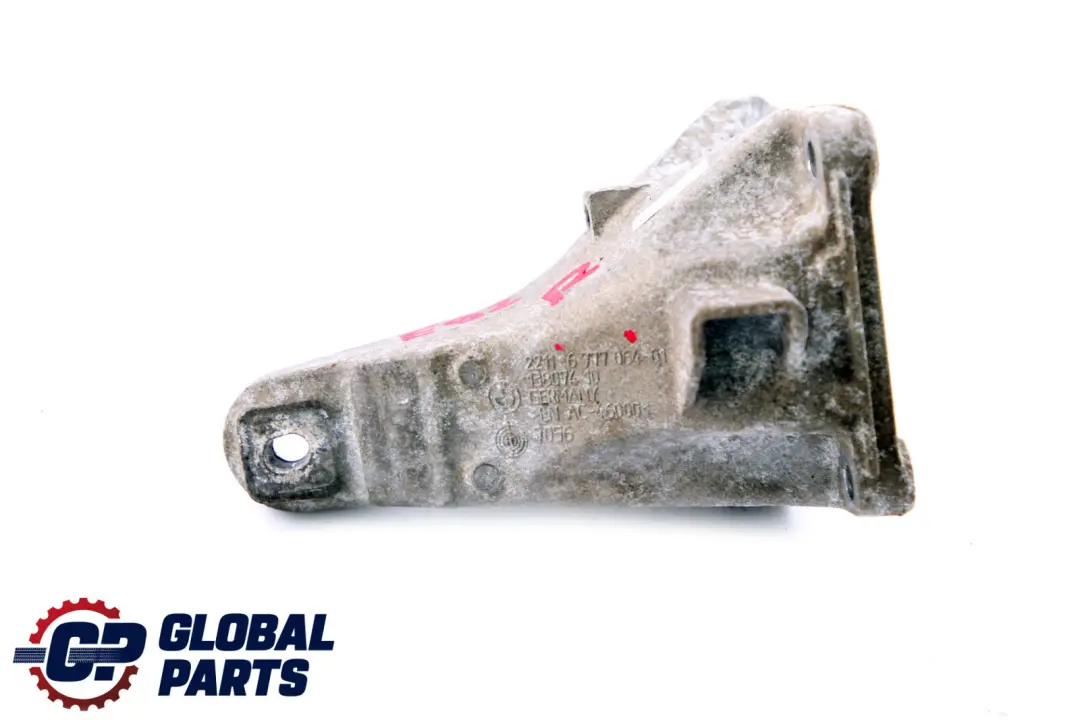 Bracket BMW X1 E84 E90 E91 E92 LCI 320xd Supporting Right O/S to Engine with Part number 6777064 Engine Bracket BMW X1 E84 E90 E91 E92 LCI 320xd Supporting Right O/S - SKU 6777064 - Part number 6777064