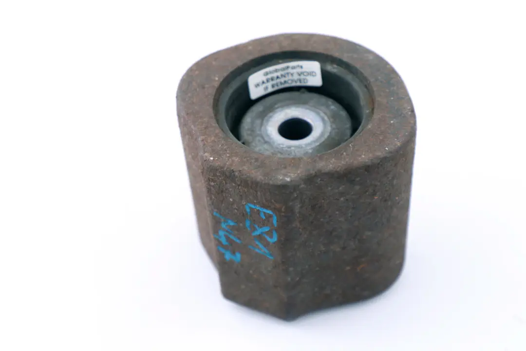 Amortiguador De Vibraciones para BMW E81 E87N E82 E92 con número de pieza 6777903 BMW E81 E87N E82 E92 Amortiguador De Vibraciones - SKU 6777903 - Número de pieza 6777903