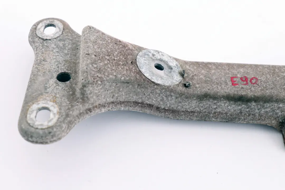 Łapa Wspornik Skrzyni Biegów do BMW E81 E87 E90 E91 o numerze 6778058 BMW E81 E87 E90 E91 Łapa Wspornik Skrzyni Biegów - SKU 6778058 - Numer Części 6778058