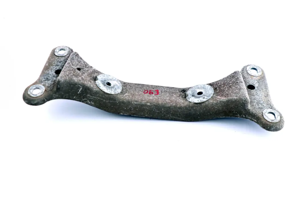 Łapa Wspornik Skrzyni Biegów do BMW E81 E87 E90 E91 o numerze 6778058 BMW E81 E87 E90 E91 Łapa Wspornik Skrzyni Biegów - SKU 6778058 - Numer Części 6778058