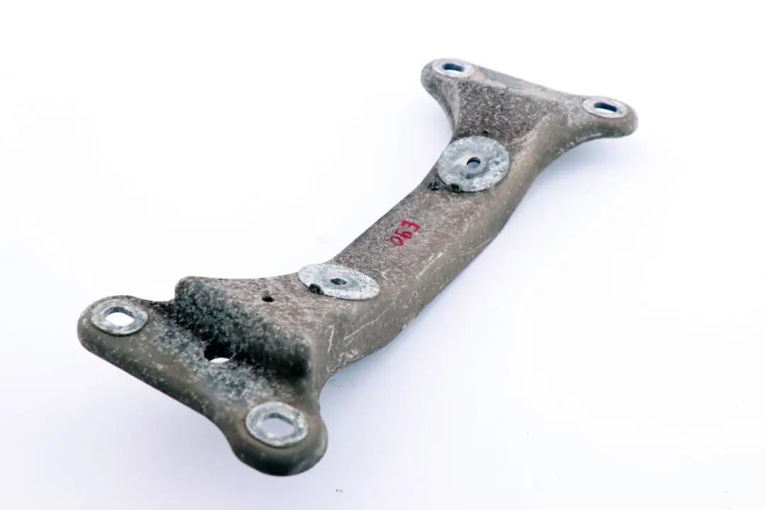 Soporte Caja De Cambios Soporte Diesel para BMW E81 E87 E90 E91 E92 con número de pieza 6778058 BMW E81 E87 E90 E91 E92 Soporte Caja De Cambios Soporte Diesel - SKU 6778058 - Número de pieza 6778058