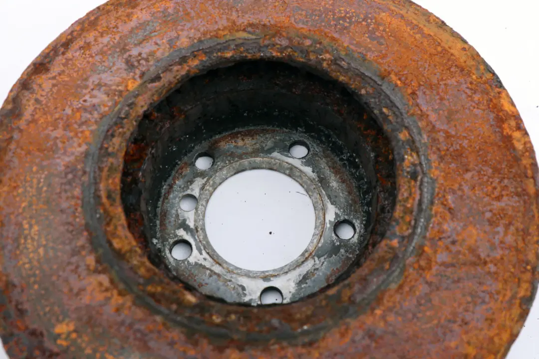 Tarcza Hamulcowa Prawy Lewy Przód do BMW E60 E61 E63 o numerze 6779467 BMW E60 E61 E63 Tarcza Hamulcowa Prawy Lewy Przód - SKU 6779467 - Numer Części 6779467