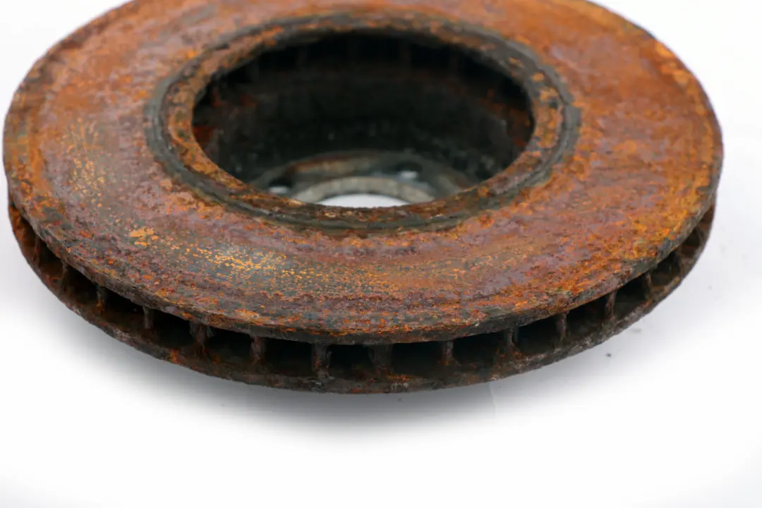 Anteriore Sinistra Destra Ventilata Ruota Freno Dis per BMW E60 E61 E63 con numero di parte 6779467 BMW E60 E61 E63 Anteriore Sinistra Destra Ventilata Ruota Freno Dis - SKU 6779467 - Numero di parte 6779467