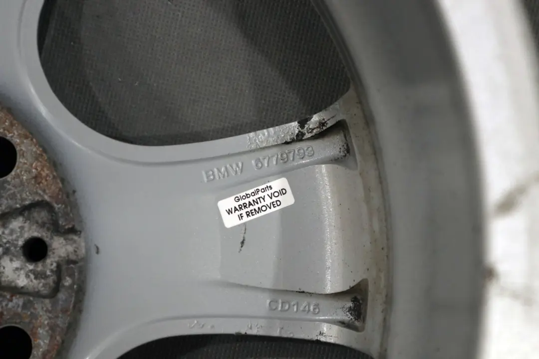 hinten Alu Felge Alufelge 17" Sternspeiche 262 ET:47 7,5J für BMW 1 er E81 E82 E87 mit Teilenummer 6779793 BMW 1 er E81 E82 E87 hinten Alu Felge Alufelge 17" Sternspeiche 262 ET:47 7,5J - SKU 6779793-2 - Teilenummer 6779793