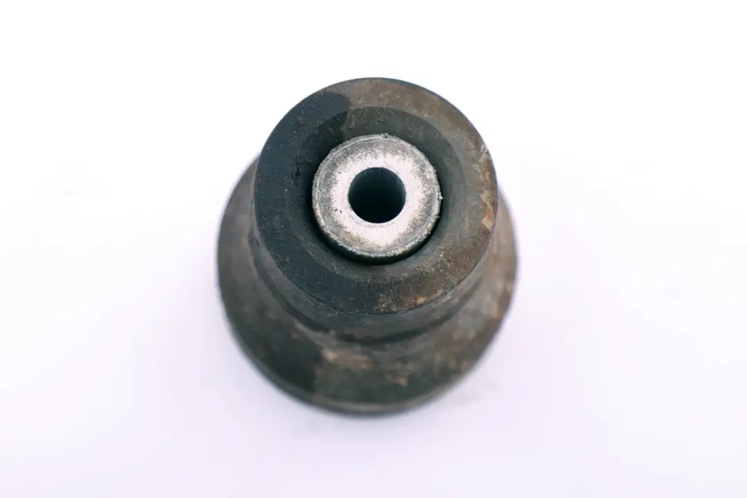 M57N2 Vibration Absorber Rear Differential BMW 3 Series E90 E92 335d - SKU 6780135 - Part number 6780135