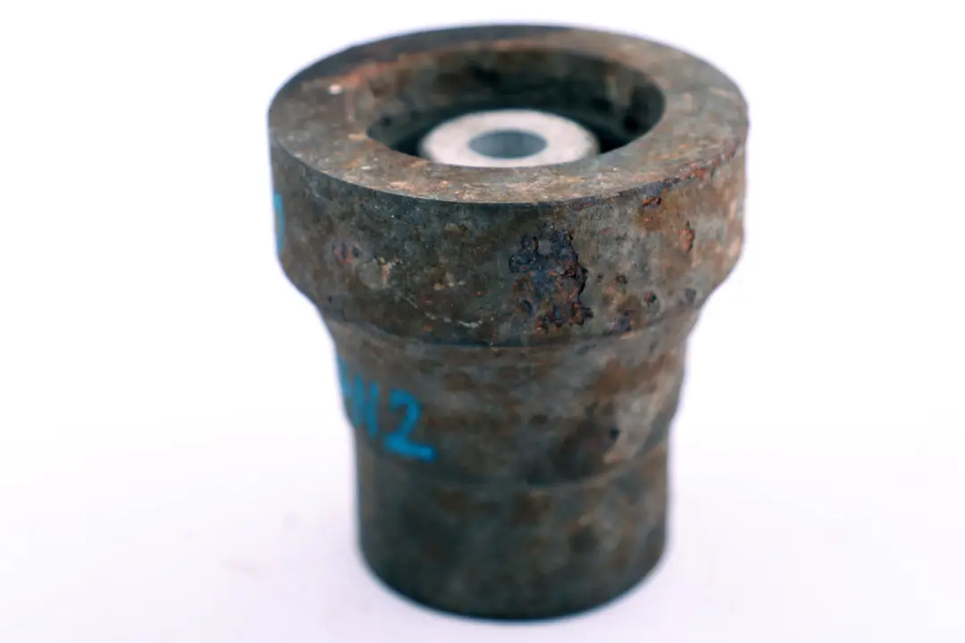 M57N2 Vibration Absorber Rear Differential to BMW E90 E92 335d with Part number 6780135 BMW E90 E92 335d M57N2 Vibration Absorber Rear Differential - SKU 6780135 - Part number 6780135