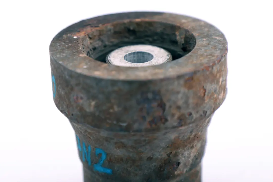 M57N2 Amortyzator Tłumik Drgań Tył Tylny do BMW E90 E92 335D o numerze 6780135 BMW E90 E92 335D M57N2 Amortyzator Tłumik Drgań Tył Tylny - SKU 6780135 - Numer Części 6780135