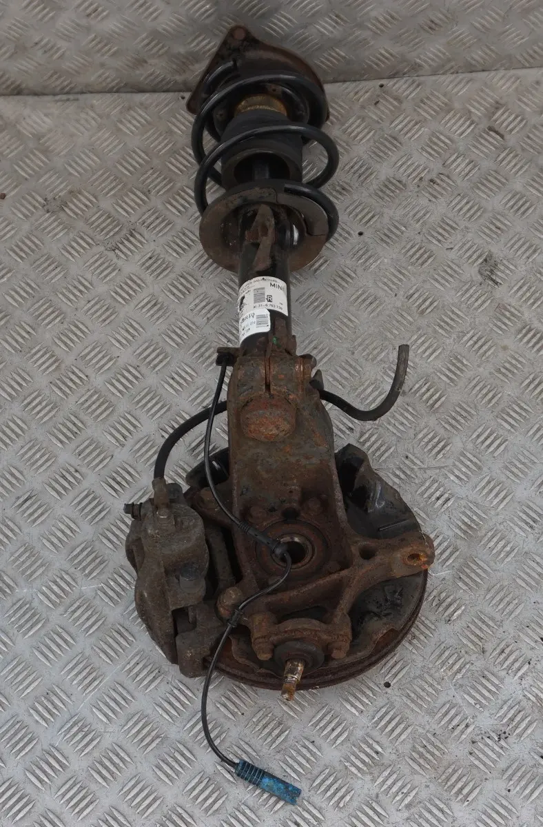 116hp Delantero Derecho Pierna Freno Suspension Hub Set para Mini R52 Cabrio W10 1.6 con número de pieza 6780474 Mini R52 Cabrio W10 1.6 116hp Delantero Derecho Pierna Freno Suspension Hub Set - SKU 6780474-1 - Número de pieza 6780474