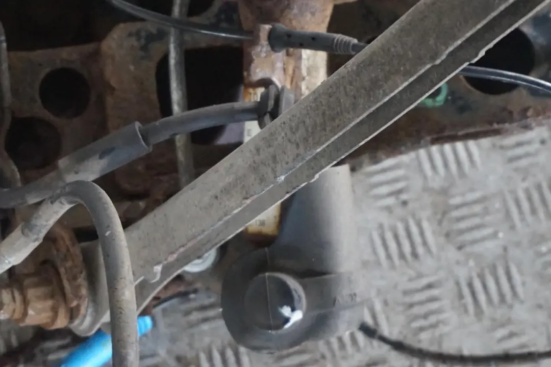 Left N/S Leg Brake Suspension Hub to BMW Mini R52 Cabrio W10 1.6 116 hp Rear with Part number 6781135 BMW Mini R52 Cabrio W10 1.6 116 hp Rear Left N/S Leg Brake Suspension Hub - SKU 6781135-1 - Part number 6781135