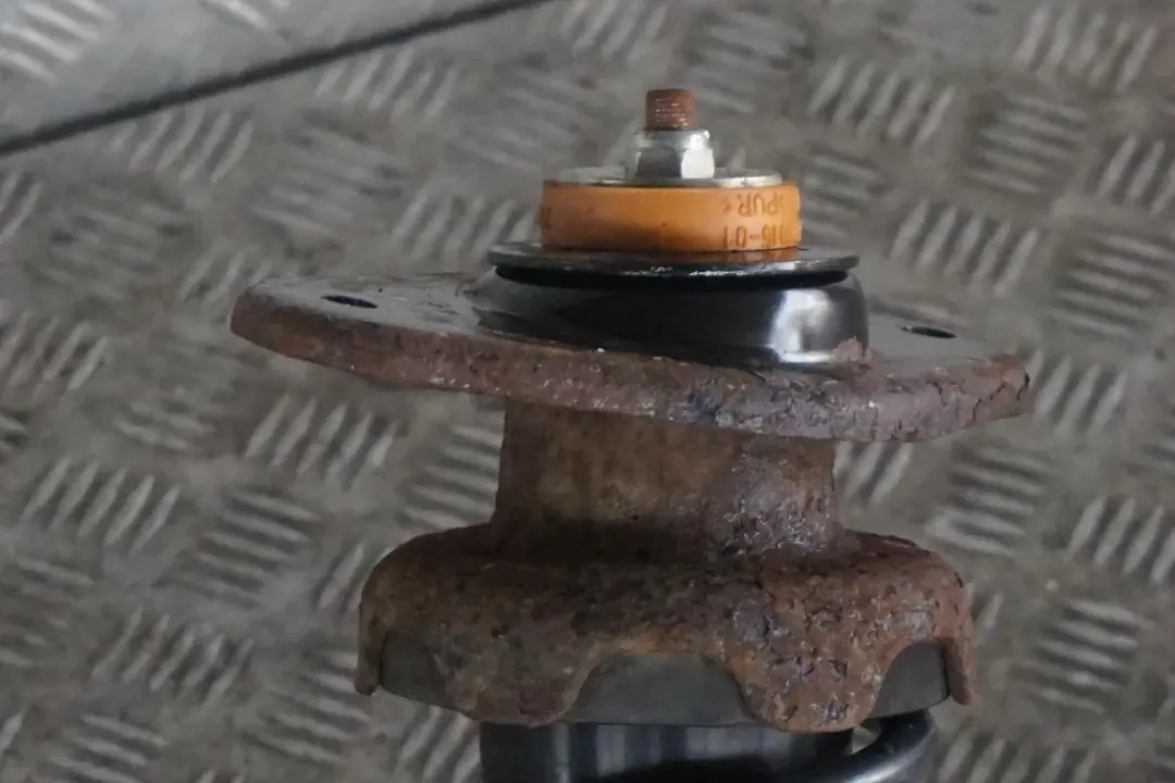 116PS Längslenker Hinten Links für BMW Mini R52 Cabrio W10 1.6 mit Teilenummer 6781135 BMW Mini R52 Cabrio W10 1.6 116PS Längslenker Hinten Links - SKU 6781135-1 - Teilenummer 6781135