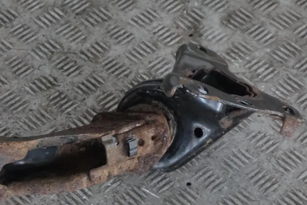 116PS Längslenker Hinten Links für BMW Mini R52 Cabrio W10 1.6 mit Teilenummer 6781135 BMW Mini R52 Cabrio W10 1.6 116PS Längslenker Hinten Links - SKU 6781135-1 - Teilenummer 6781135