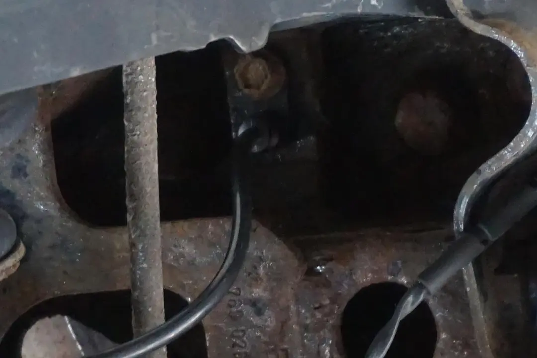 Right O/S Leg Brake Suspension Hub to BMW Mini R52 Cabrio W10 1.6 116 hp Rear with Part number 6781135 BMW Mini R52 Cabrio W10 1.6 116 hp Rear Right O/S Leg Brake Suspension Hub - SKU 6781135-2 - Part number 6781135