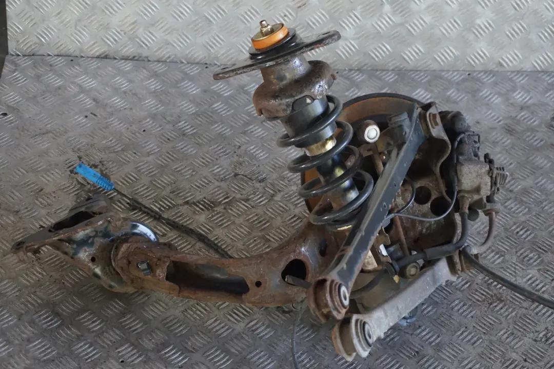 Mini R52 Cabrio Cooper One W10 1.6 Rear Right O/S Leg Brake Suspension Hub - SKU 6781135 - Part number 6781135