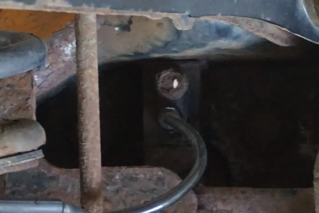 116HP Zwrotnica amortyzator prawy do MINI R52 1.6 o numerze 6781135 MINI R52 1.6 116HP Zwrotnica amortyzator prawy - SKU 6781135 - Numer Części 6781135