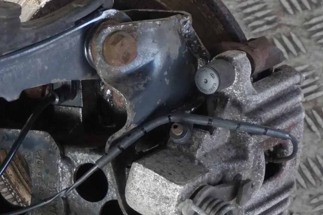 MINI S R52 W11 170HP Zwrotnica amortyzator prawy - SKU 6781136-1 - Numer Części 6781136
