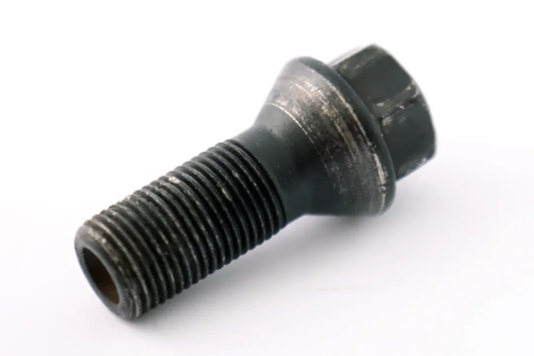 Boulon de roue Filetage noir pour BMW F10 F20 F21 F30 F80 LCI à propos du numéro de pièce 6781151 BMW F10 F20 F21 F30 F80 LCI Boulon de roue Filetage noir - SKU 6781151 - Numéro de pièce 6781151