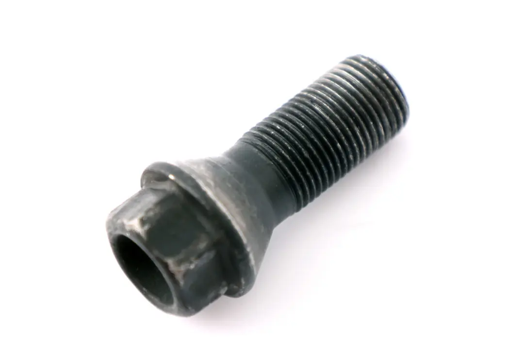 Perno de Rueda Rosca Negra para BMW F10 F20 F21 F30 F80 LCI con número de pieza 6781151 BMW F10 F20 F21 F30 F80 LCI Perno de Rueda Rosca Negra - SKU 6781151 - Número de pieza 6781151
