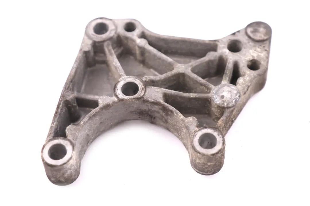 M57N2 Soporte De La bomba De direccion asistida para BMW E60 E63 LCI Diesel con número de pieza 7801442 BMW E60 E63 LCI Diesel M57N2 Soporte De La bomba De direccion asistida - SKU 6781486-1 - Número de pieza 7801442