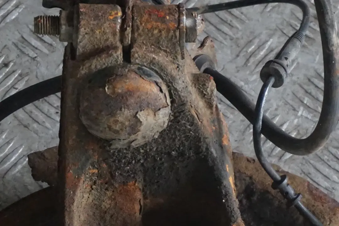 Mini R56 Cooper S N14 1 Delantero Derecho Muelle Strut Pierna Freno Suspensión - SKU 6782208-1 - Número de pieza 6782208