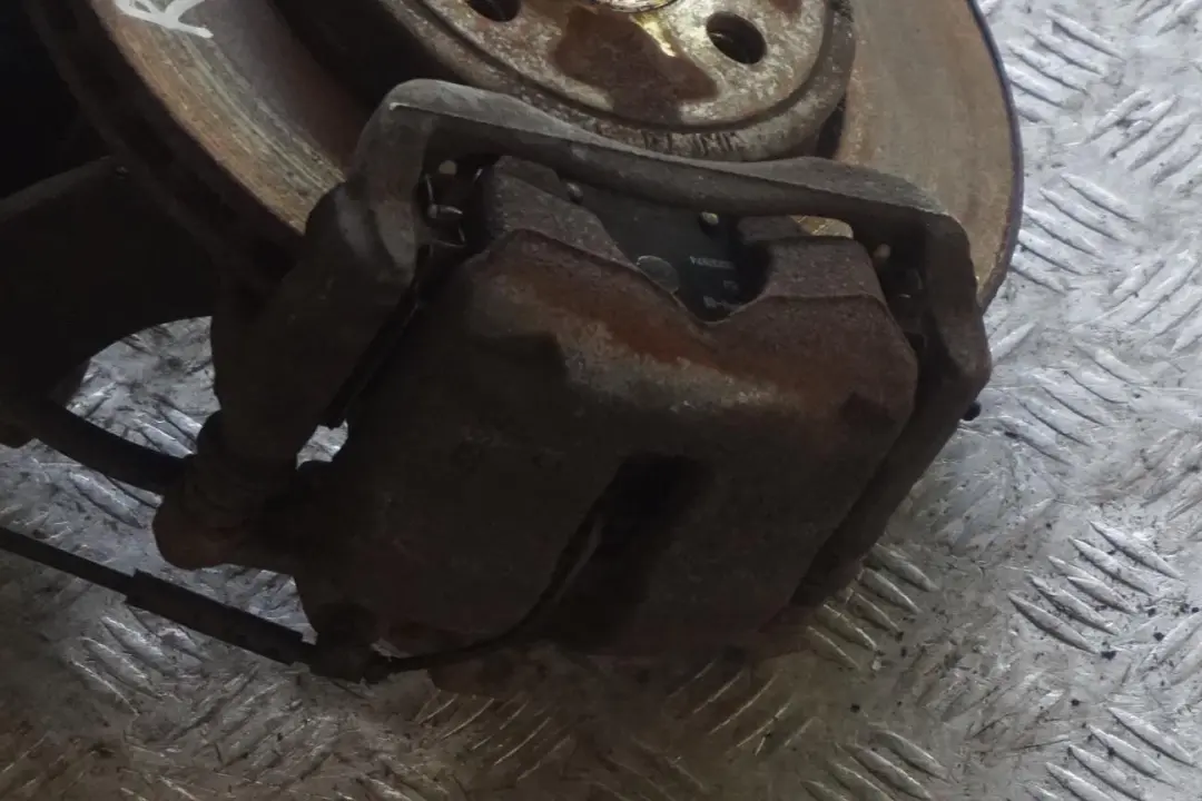 N47N Zwrotnica amortyzator lewy do MINI R56 One D o numerze 6782211 MINI R56 One D N47N Zwrotnica amortyzator lewy - SKU 6782211 - Numer Części 6782211