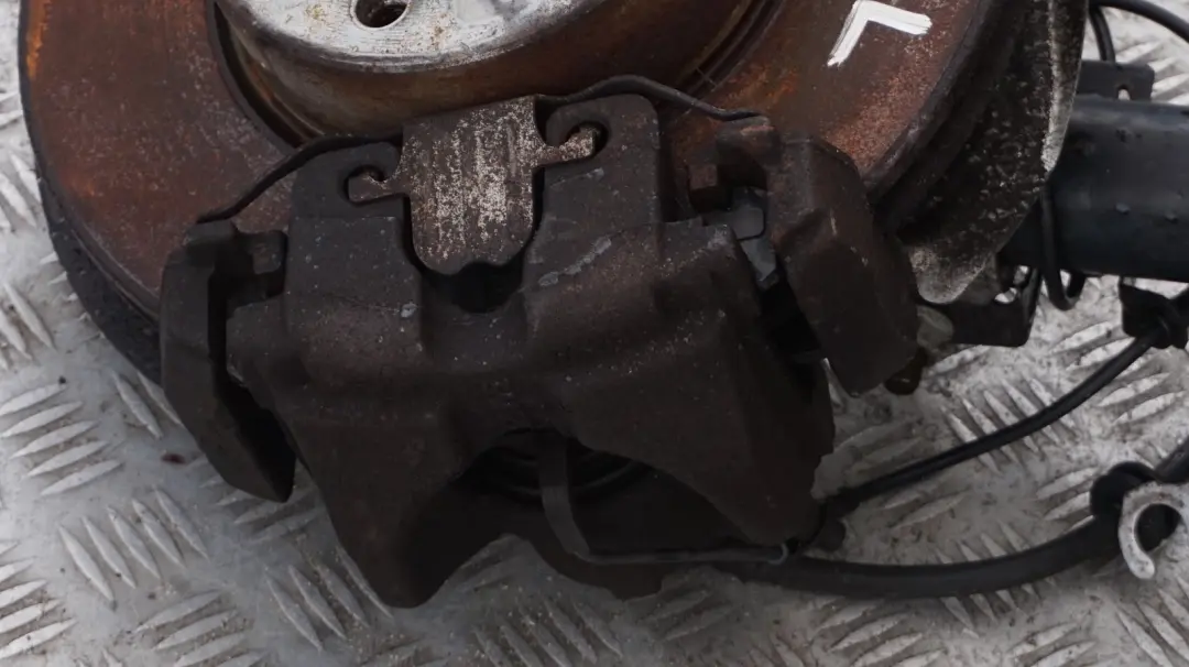 N43 anteriore sinistro molla puntone gamba freno sospensione Hub per BMW E93 320i con numero di parte 6782329 BMW E93 320i N43 anteriore sinistro molla puntone gamba freno sospensione Hub - SKU 6782329-1 - Numero di parte 6782329