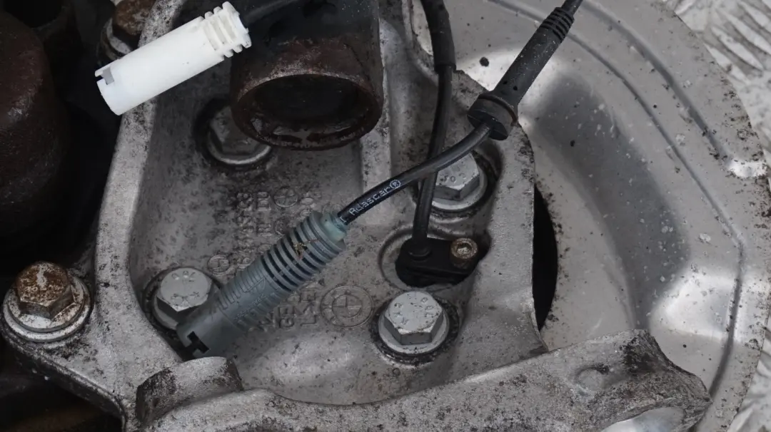 N43 vorne links Federbein Bein Bremsenaufhängung Nabe für BMW E93 320i mit Teilenummer 6782329 BMW E93 320i N43 vorne links Federbein Bein Bremsenaufhängung Nabe - SKU 6782329-1 - Teilenummer 6782329