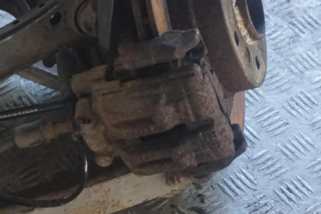 N47 143PS L'Arbre De Sortie Pivotement Arriere Gauche pour BMW 3 E91 LCI 318d à propos du numéro de pièce 6783653 BMW 3 E91 LCI 318d N47 143PS L'Arbre De Sortie Pivotement Arriere Gauche - SKU 6783653-2 - Numéro de pièce 6783653