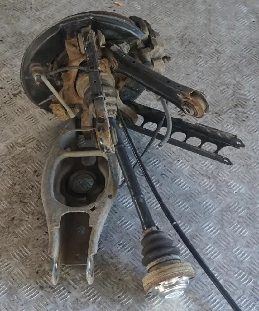 N47 143PS Albero di Uscita Cuscinetto Perno Posteriore SX per BMW E91 LCI 318d con numero di parte 6783653 BMW E91 LCI 318d N47 143PS Albero di Uscita Cuscinetto Perno Posteriore SX - SKU 6783653-2 - Numero di parte 6783653