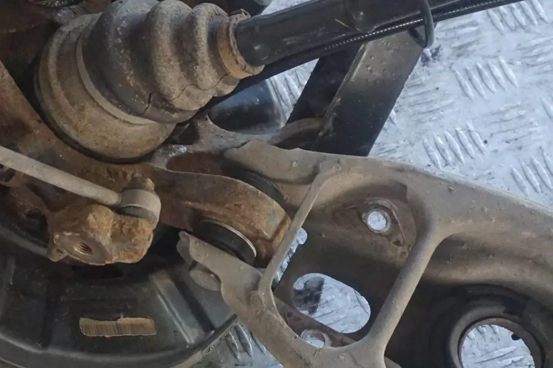 N47 143PS L'Arbre De Sortie Pivotement Arriere Gauche pour BMW 3 E91 LCI 318d à propos du numéro de pièce 6783653 BMW 3 E91 LCI 318d N47 143PS L'Arbre De Sortie Pivotement Arriere Gauche - SKU 6783653-2 - Numéro de pièce 6783653