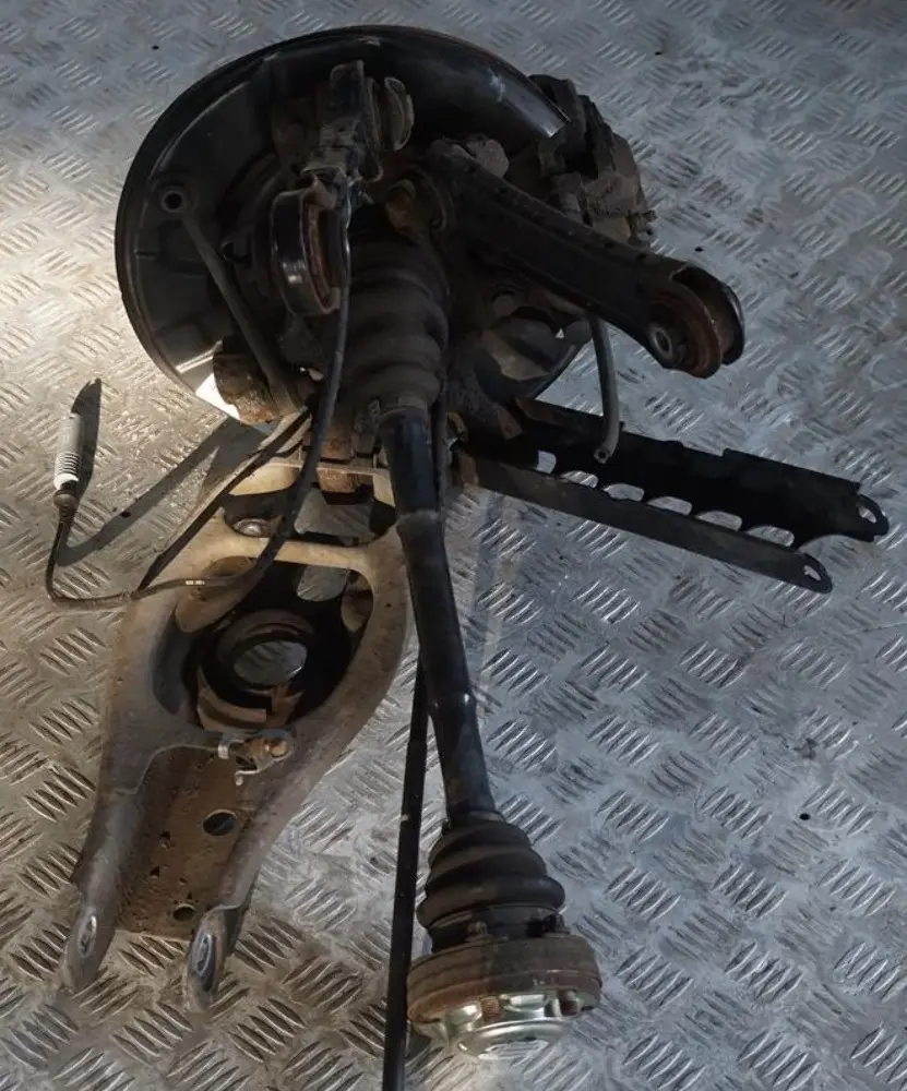 N47N 184PS Abtriebswelle Schwenklager Hinten Links für BMW 3 E91 LCI Kombi 320d mit Teilenummer 6783653 BMW 3 E91 LCI Kombi 320d N47N 184PS Abtriebswelle Schwenklager Hinten Links - SKU 6783653-4 - Teilenummer 6783653