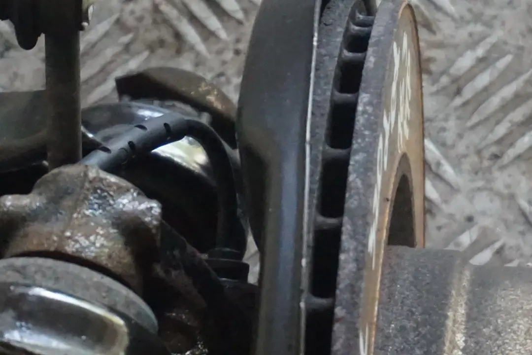 BMW 3 Series E90N 320d ed N47N Rear Left N/S Spring Strut Leg Brake Suspension - SKU 6783653 - Part number 6783653