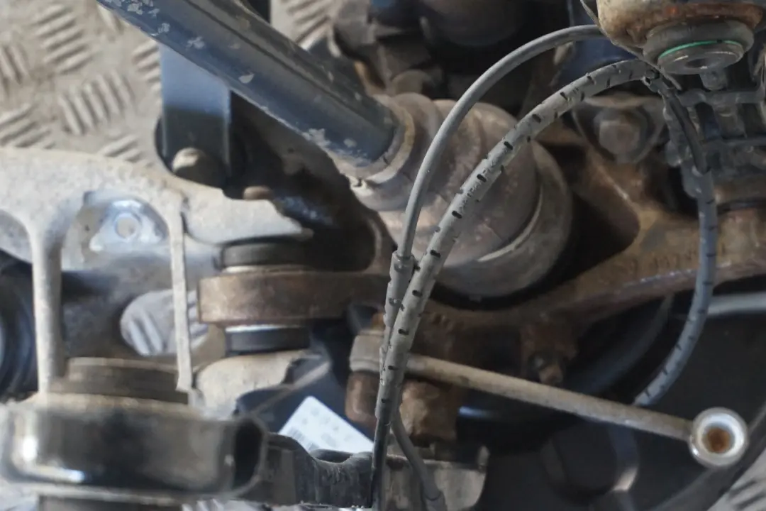 BMW E90 LCI 318i 143HP Półoś zwrotnica prawa - SKU 6783654-1 - Numer Części 6783654
