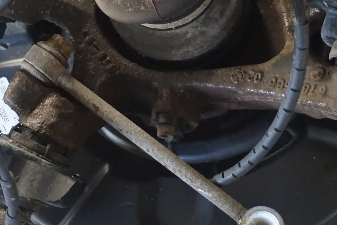 BMW E90 LCI 318i N43 Trasero Muelle Strut Pierna Freno Suspensión Derecha - SKU 6783654-1 - Número de pieza 6783654