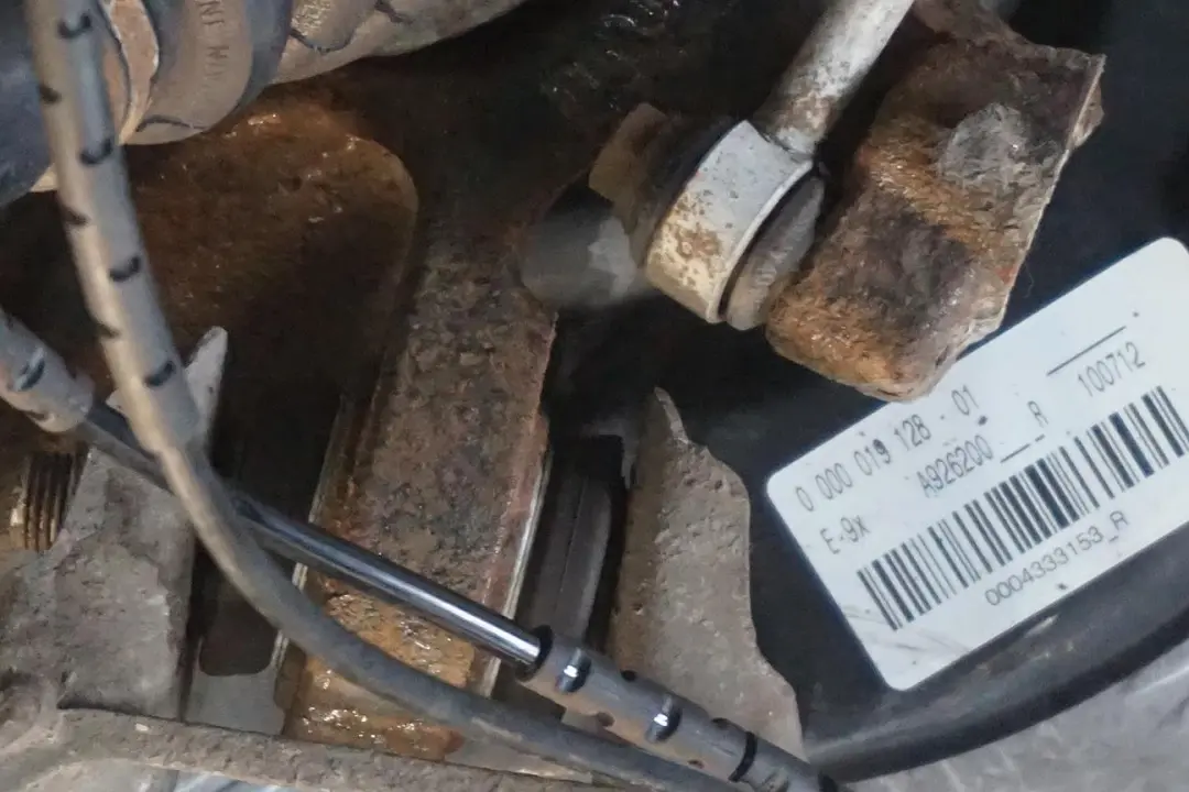 BMW E91 LCI 320d N47N Zwrotnica Noga Piasta - SKU 6783654-4 - Numer Części 6783654