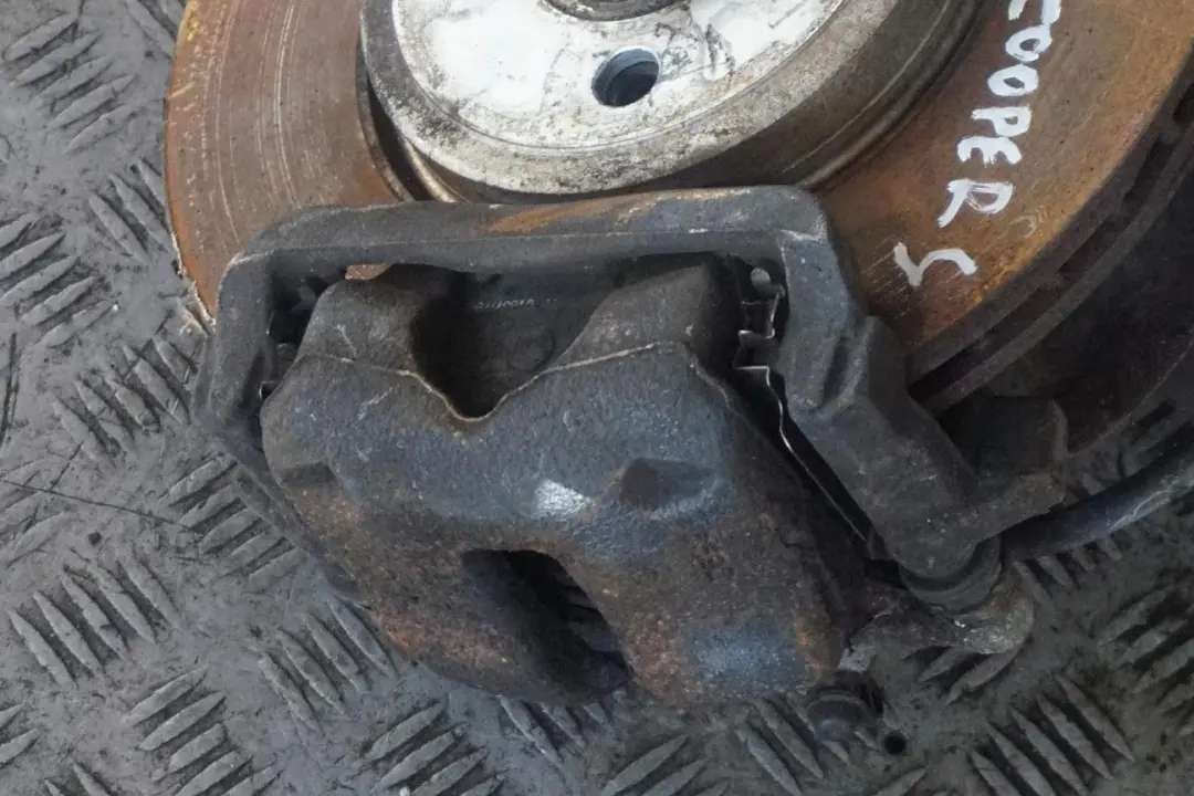 174PS Amortisseur Avant Droite pour Mini R55 Clubman COOPER S N14 à propos du numéro de pièce 6784514 Mini R55 Clubman COOPER S N14 174PS Amortisseur Avant Droite - SKU 6784514-1 - Numéro de pièce 6784514