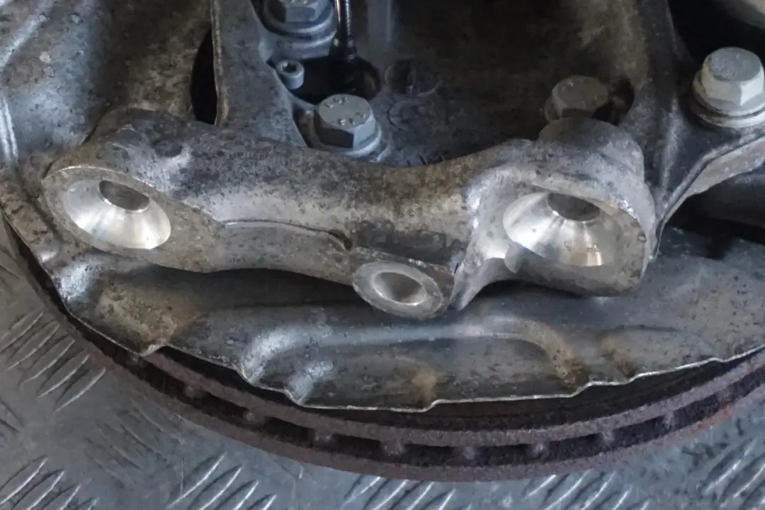 BMW Z4 E89 18i Roadster Delantero Derecho Suspensión Pierna Freno Eje Disco - SKU 6784918-2 - Número de pieza 6784918