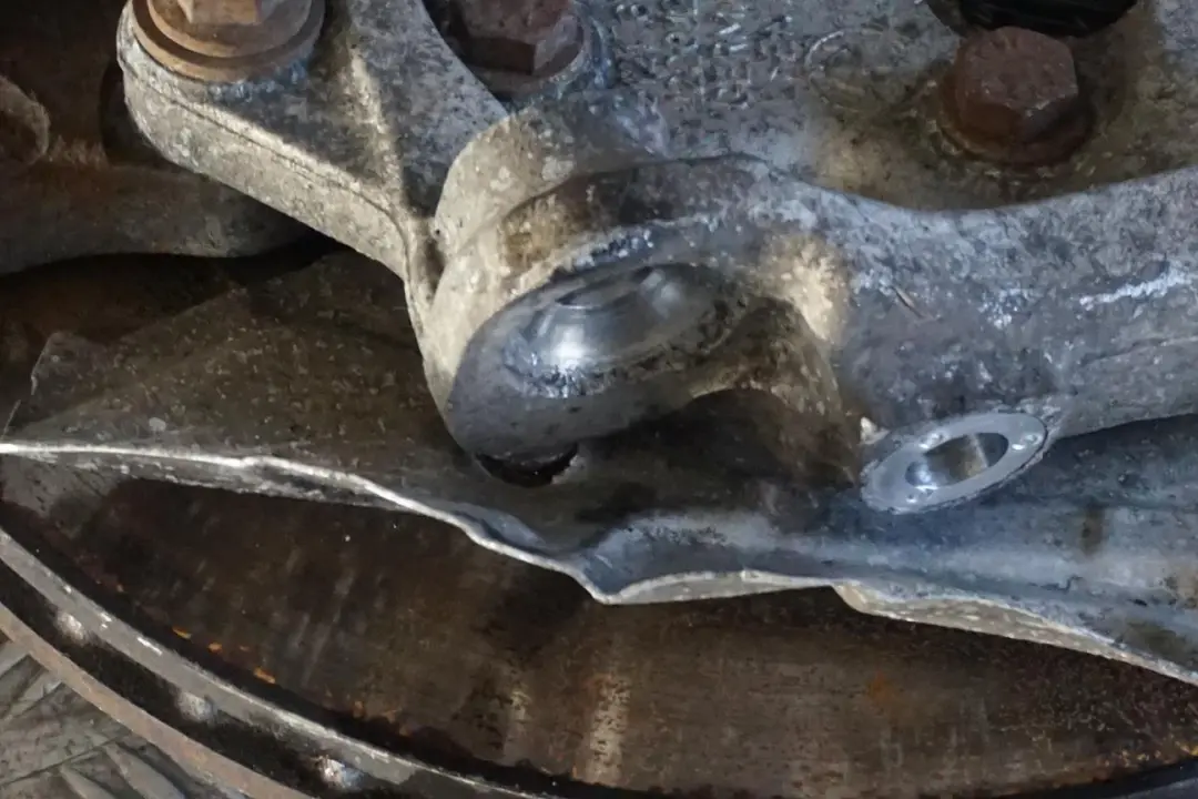 N53 Front Left N/S Spring Strut Leg Suspension Hub to BMW 3 Series E92 325i with Part number 6785589 BMW 3 Series E92 325i N53 Front Left N/S Spring Strut Leg Suspension Hub - SKU 6785589-2 - Part number 6785589