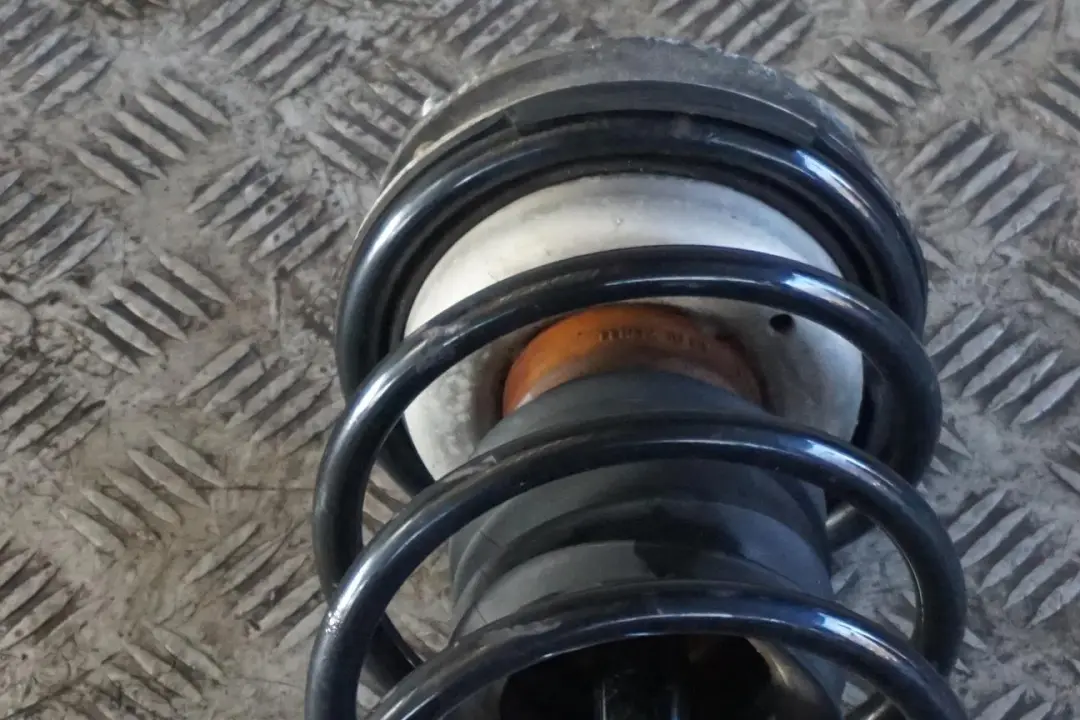 N53 Set Stoßdämpfer Federbein Schwenklager Vorne Links für BMW 3 er E92 325i mit Teilenummer 6785589 BMW 3 er E92 325i N53 Set Stoßdämpfer Federbein Schwenklager Vorne Links - SKU 6785589-2 - Teilenummer 6785589