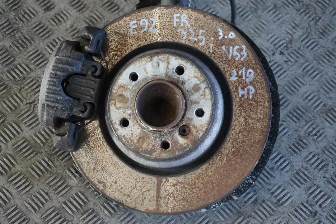 BMW E92 325i N53 delantero derecho O / S Primavera Strut Pierna Suspension Hub - SKU 6785590-1 - Número de pieza 6785590