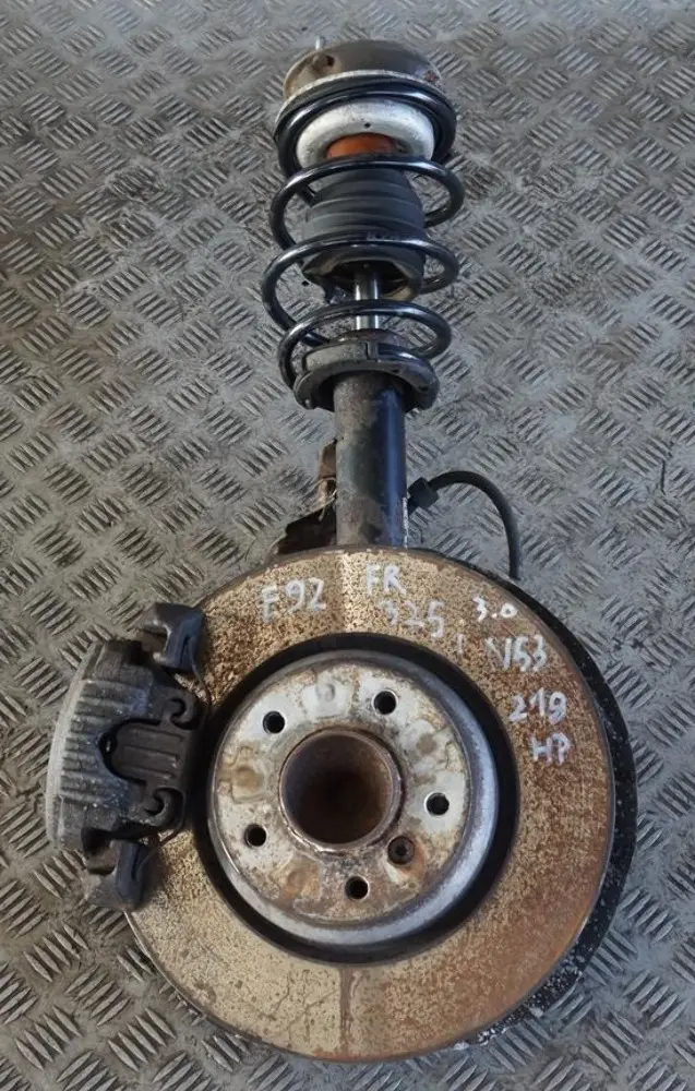 N53 Set Molla Sospensioni Cuscinetto Perno Anteriore Sinistro per BMW E92 325i con numero di parte 6785590 BMW E92 325i N53 Set Molla Sospensioni Cuscinetto Perno Anteriore Sinistro - SKU 6785590-1 - Numero di parte 6785590