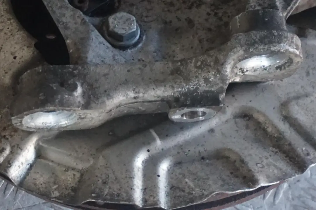 N53 Amortyzator zwrotnica prawy przód do BMW E93 325i o numerze 6785590 BMW E93 325i N53 Amortyzator zwrotnica prawy przód - SKU 6785590-2 - Numer Części 6785590