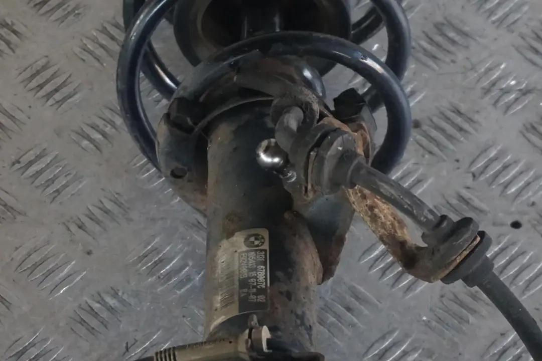 N53 Amortyzator zwrotnica prawy przód do BMW E93 325i o numerze 6785590 BMW E93 325i N53 Amortyzator zwrotnica prawy przód - SKU 6785590-2 - Numer Części 6785590